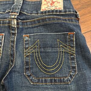 True Religion Women’s Size 26 Bootcut Jeans Dark Wash - made in USA